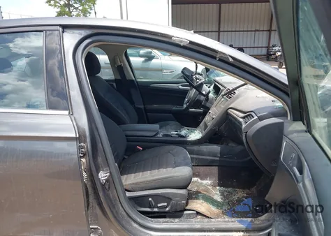 2019 Ford Fusion Hybrid Se z USA, uszkodzony, nr VIN 3FA6P0LU0KR256670